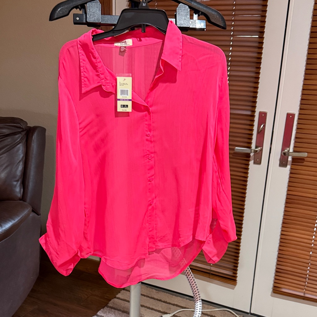 L.E.I. Vivid Pink Button-Up Blouse